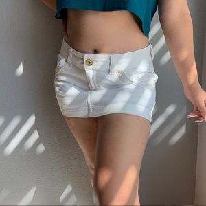 Vintage GUESS white mini skirt 🔥✨